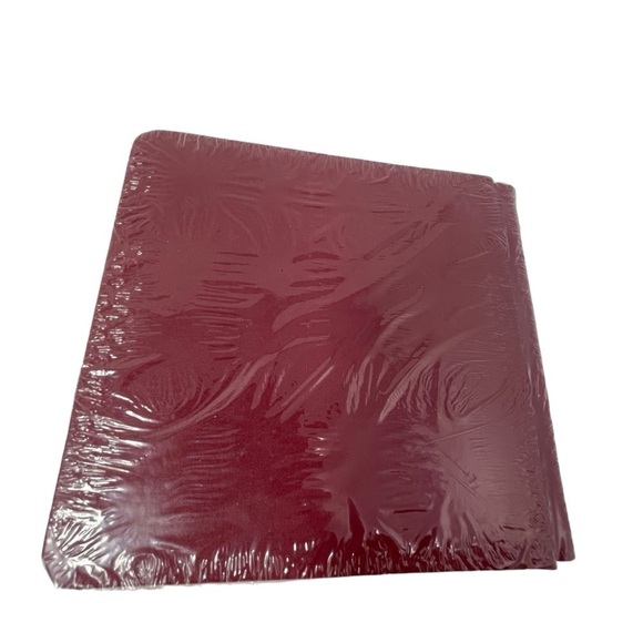 Creative Memories Red Heart Album with pages & protectors - Picture 7 of 8